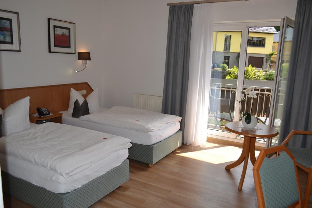 פרייטל Hotel & Restaurant Zur Linde מראה חיצוני תמונה