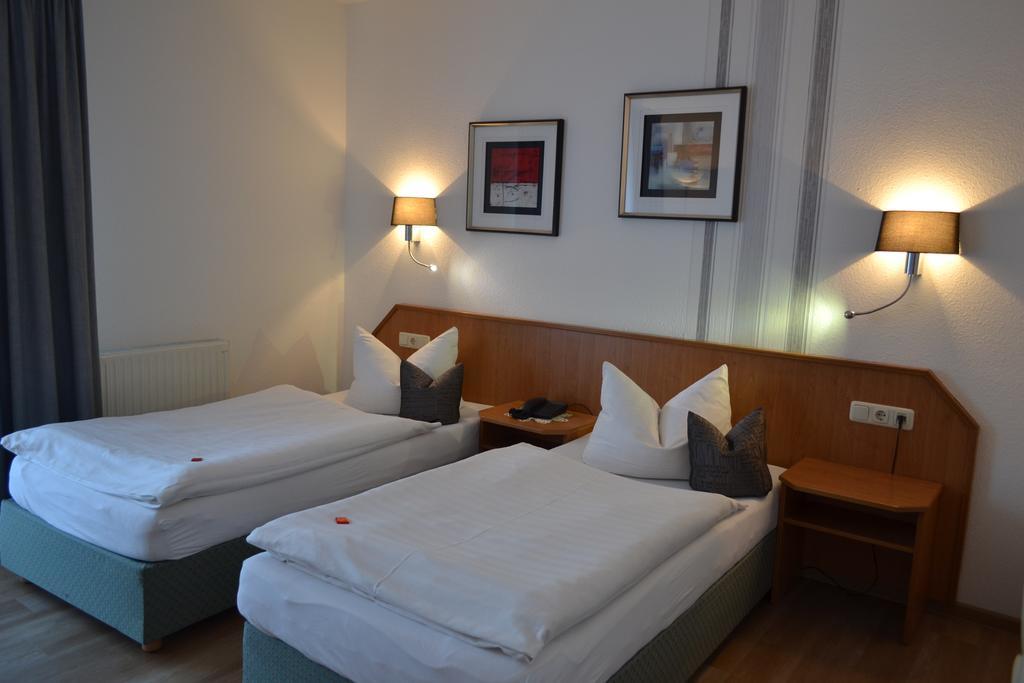 פרייטל Hotel & Restaurant Zur Linde מראה חיצוני תמונה