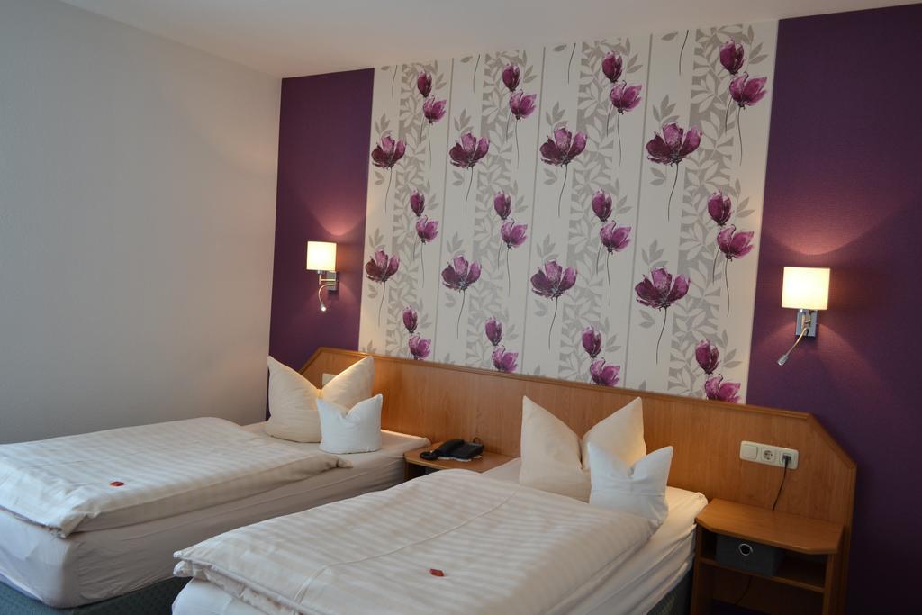 פרייטל Hotel & Restaurant Zur Linde מראה חיצוני תמונה